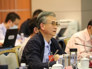 全国政协委员、甘肃省工信厅副厅长黄宝荣：打赢脱贫攻坚战，甘肃还要打赢产业基础高级化和产业链现代化攻坚战