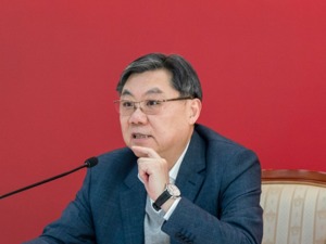 两会专访丨呼吁完善自动驾驶法规 上汽陈虹: 应针对汽车行业出台碳核算体系 
