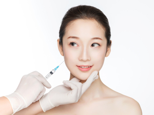 只需6天，你就能变成“微整形美容师”？培训班老师：不管我们是否专业，但得装得专业一点