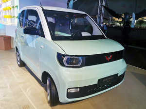 “神车”也扛不住了？五菱新能源车型深夜提价，今天订车至少多花4000元