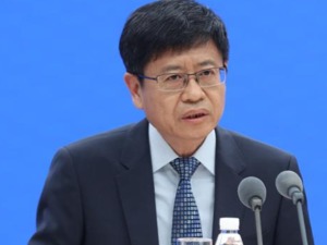 偶合症不属于新冠疫苗接种后不良反应！中疾控首席专家答每经问：老年人神经系统疾病未控制等情况应暂缓接种