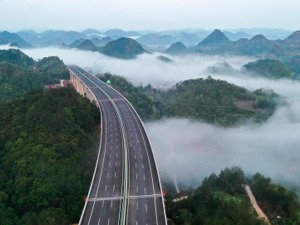 国务院：抓紧下达剩余专项债额度，向偿债能力强、项目多储备足的地区倾斜
