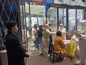 刻意隐瞒行程，两人被杭州警方调查！昨晚2000余人滞留来福士！国家卫健委：3月以来累计报告本土感染者超17万例