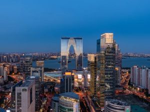 房贷利率最低降至4.6%后，这座1200万人口的城市要给调控“松绑”？