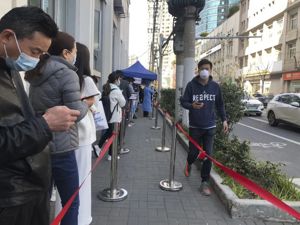 上海新增1189+25141，连续9天新增感染破万！有超市、餐馆调高配送费变相哄抬价格被罚！美撤离驻上海总领馆人员，外交部回应