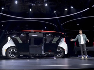 Robotaxi被警察截停后逃逸 道路规范与驾驶标准需尽快完善