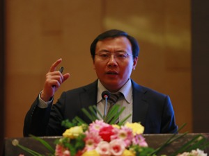 ​不谈股市改卖“鸡汤”？网红经济学家任泽平，自称已转型“情感博主”