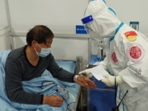 每经专访江西省第二援沪医疗队副队长杨人强：院感防控、收治转运、心理疏导……确保方舱医院内诊疗有序