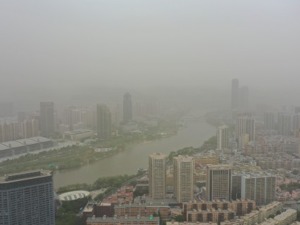 五一假日前期南方有分散性降水 国家气象中心：江南、华南等局部地区有大到暴雨