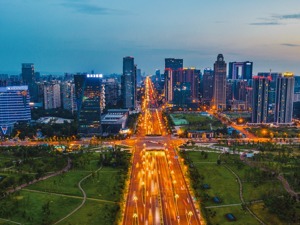 成都市交通运输局党组书记、局长王翼刚：轨道引领公交优先，优化调整交通结构