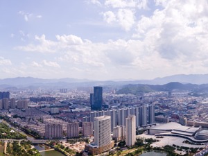 “省内县外”农村流出人口十年增长超7000万，对新型城镇化建设有何启示？