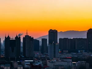 弱首府之困：上一次因为“抢人”出圈，还是上一次