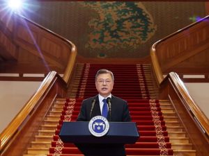 5年总统生涯即将画上句号，文在寅发表卸任演说，将从青瓦台正门步行离开