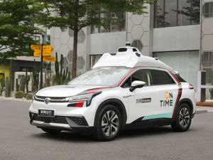 自动驾驶又近一步！国内首个大型Robotaxi运营中心网络落地，北上广深等十城将率先解锁