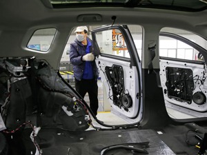4月国内乘用车产销双降 新能源车批发量增五成