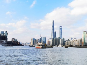 上海复工复产进行时：接回员工、疏通物流  重点企业带动打通产业链