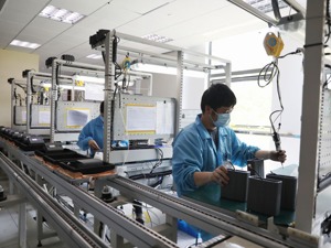 上海复工复产有序推进：接回员工、疏通物流 重点企业带动打通产业链