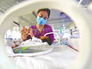 国内试管婴儿20年历程见证者刘家恩：市场狂欢是短暂的，辅助生殖发展需长期政策支持
