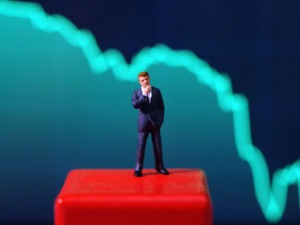 三大股指终结7周连跌，美股见底了吗？关键看这5个指标
