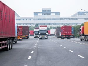 延期、免息！多家商用车企出台延期还贷举措，机构预测今年市场有望回归正常水平