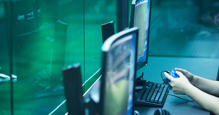 刚刚夺冠就离开？  RNG官宣：Bin离队加入哔哩哔哩电竞
