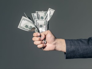 美联储正式启动缩表，比上一轮“更快、更激进”，美股撑得住吗？