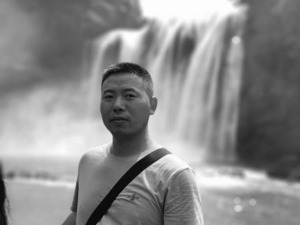 好司机杨勇，痛别！群众自发夹道送别，武警海南总队发文：永远怀念我们的老班长