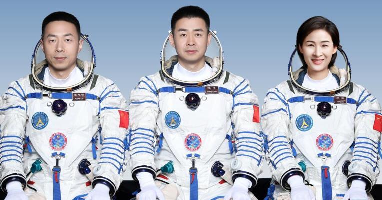 神舟十四号航天员顺利进入天舟四号，未来6个月太空生活怎么过？| 聚焦神舟载人飞行