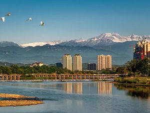 相约公园城市 共创文旅未来 成都市文旅产业建圈强链招商签约推介会在邛崃举行