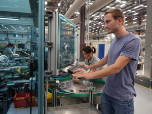 前5个月我国实际使用外资5642亿元，同比增长17.3%，高技术服务业使用外资增长45.4%