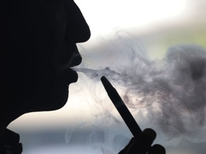 全国统一电子烟交易管理平台上线 业内：烟草专卖许可证还没拿到 暂无法交易
