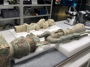 苦等3000年！三星堆青铜鸟脚人像终于找回“另一半”