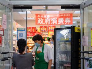 狂撒超60亿元消费券！“猫狗狮拼”618高潮在即：电商大促新周期如何迸发新乘数效应？
