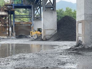调查 | “左磷右锂”：趴了15年的磷价“起立”，能追上怒涨10倍的“锂”大爷吗？
