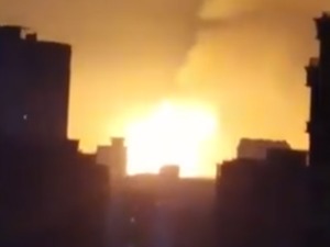 突发！上海石化发生火情，网友称听到“可怕爆炸声”，公司去年安全生产投入1.1亿元同比降60%