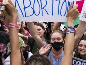美国联邦最高法院推翻“罗诉韦德案”裁决！联合国：生殖权是妇女权利的重要组成部分，拜登称最高法院犯了“悲剧性错误”