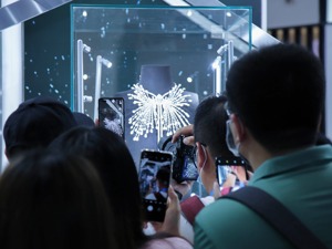 直击股东大会 | 莱绅通灵新实控人、董事长马峻谈未来计划：精简人员、规范治理、优化渠道、产品差异化