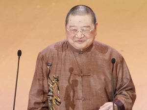《六指琴魔》作者，香港著名作家倪匡离世，享年87岁！曾为李小龙量身塑造出“陈真”，替金庸执笔《天龙八部》