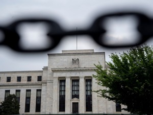 美联储公布重要会议纪要，美媒：美国经济衰退可能性飙升至38%；IMF总裁最新预判……