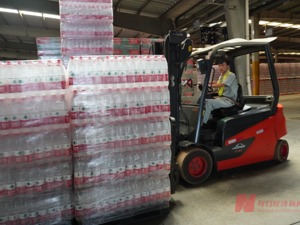 农夫山泉：生产线满负荷运转 应对高温旺季 | 上市公司战高温