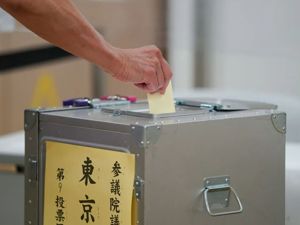 日本将成为“能战国家”？参议院选举投票结束，调查显示修宪势力将获超三分之二的席位