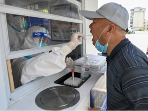 BA.5是疫情以来最强病毒？疫苗、核酸对它都没用？三位病毒学专家详解：用R0值衡量病毒现实传播效率并不合理，疫苗核酸依然有效