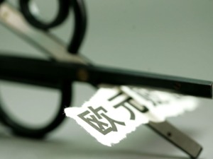 石油增产落空，沙特暂无法提供每天超1300万桶；欧元兑美元失守1：1；战况激烈，俄称摧毁乌方指挥所；英国宣布国家紧急状态；首张深空宇宙全彩图发布|一周国际财经
