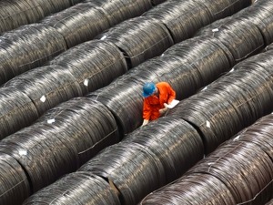 国务院：我国经济正处于企稳回升关键窗口 优先保障稳就业稳物价目标实现