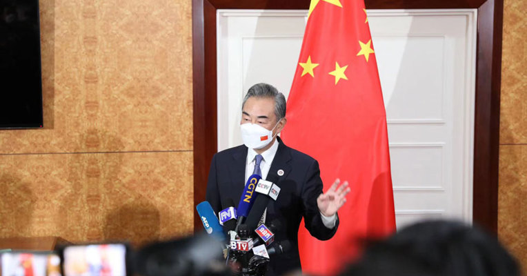 王毅：美方在台湾问题上犯了三方面错误