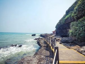 甘肃、海南、新疆...热门目的地接连遭遇疫情，暑期旅游刚热，后面还有戏吗？