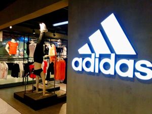 销售额5连降！阿迪达斯CEO承认在中国犯了错误，但“中国市场会回来的”