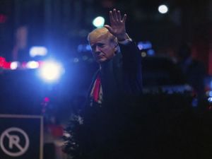 突发！美国前总统特朗普涉嫌违反《间谍法》等3项罪名，正被美司法部调查！美国“内战”在社交媒体上开打…