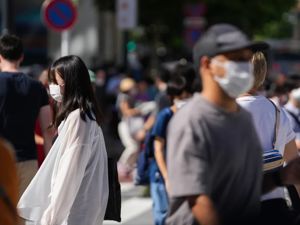 特朗普被“搜家”引发美国党争大戏；“500年一遇”旱情席卷欧洲；软银亏3.16万亿日元，孙正义认错|一周国际财经