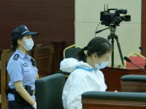 明天庭审继续！劳荣枝案二审第二天：关于这些内容，检辩双方争议较大，劳荣枝态度强硬不配合，检辩双方一度对峙激烈